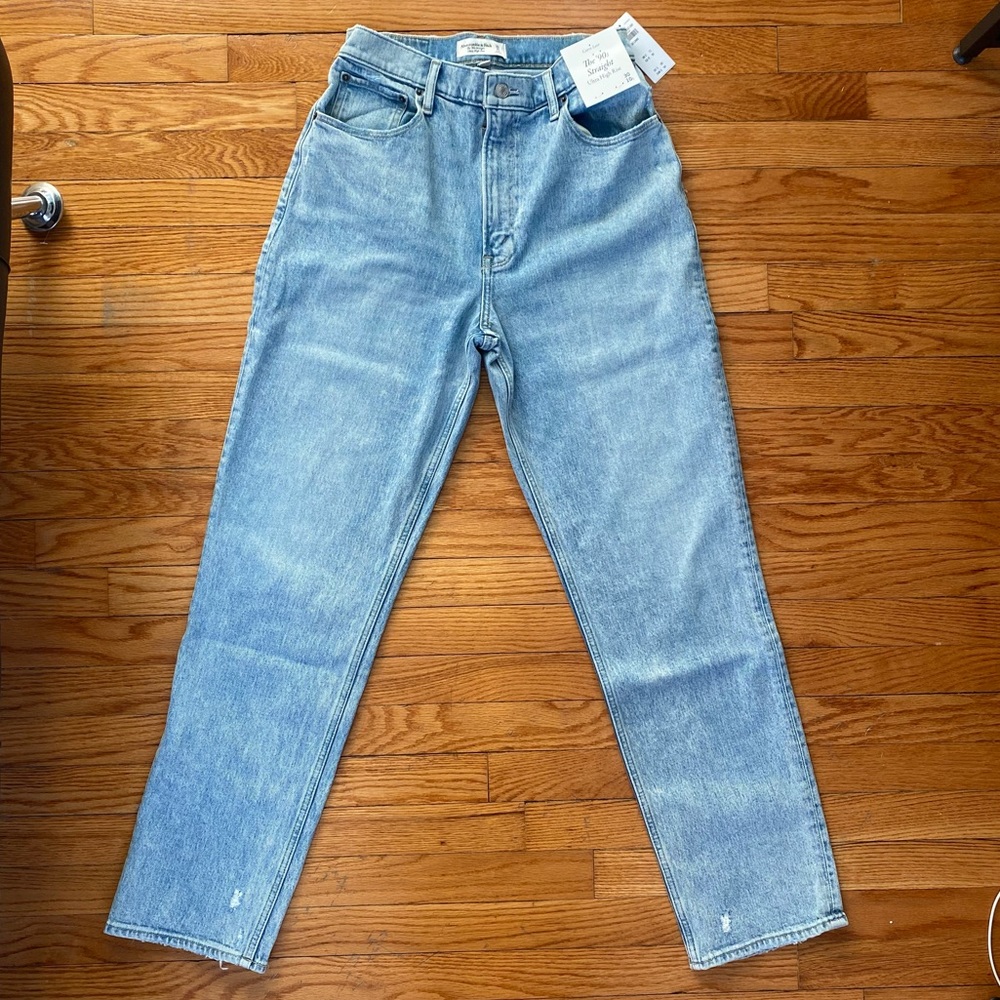 Abercrombie & Fitch The 90s Curve Love Ultra High Rise Straight Leg NWOT- 10/30L